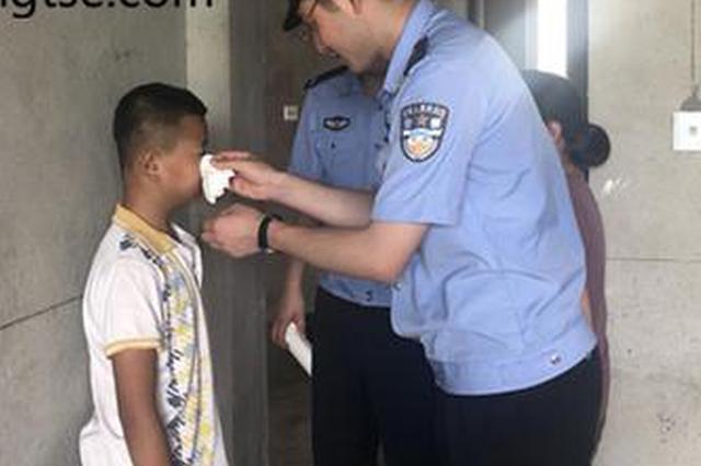 男子带7岁儿子潜逃1300多天 民警：他是个称职的父亲