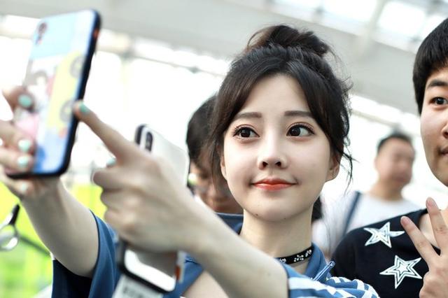 “斗鱼一姐”冯提莫播放他人音乐被判赔