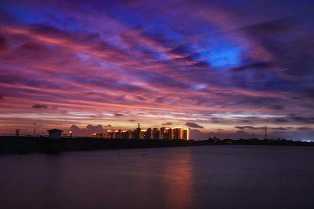 利奇马来之前 绚丽的晚霞美不胜收