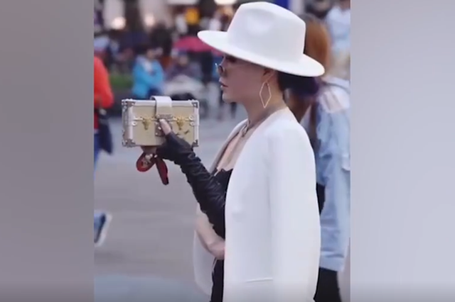 起底保时捷女司机：从城郊"李五妹"到渝北"帽子姐