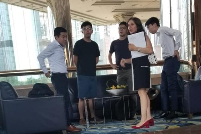 “港独”组织头目黄之锋承认与美国驻港领事商议