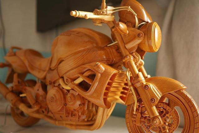 “00后”学生兼职洗车 三个月倒赔一万元