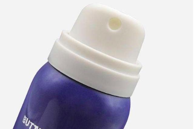 女子乘高铁携发胶被拒 同行男子竟猛踩致其爆炸