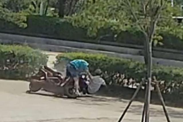 江苏一男子肇事后换装回到现场 主动向民警提供线索