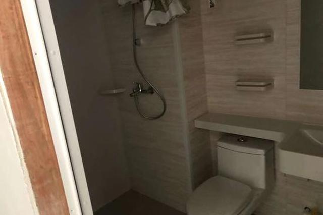 高校天价"宿舍"1万6一年 学生拒绝交钱遭威胁