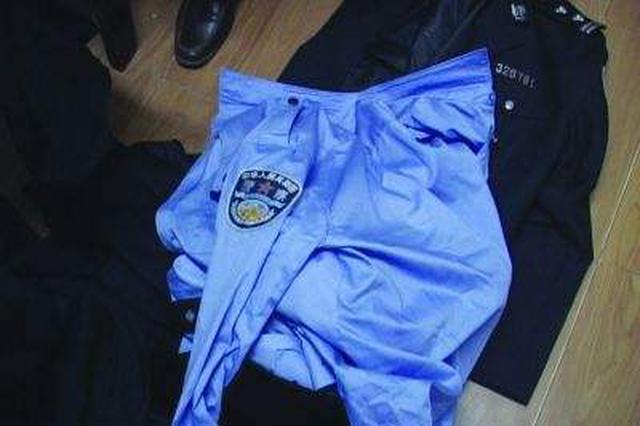 江苏宝应一辅警分队长违规着警服被免职