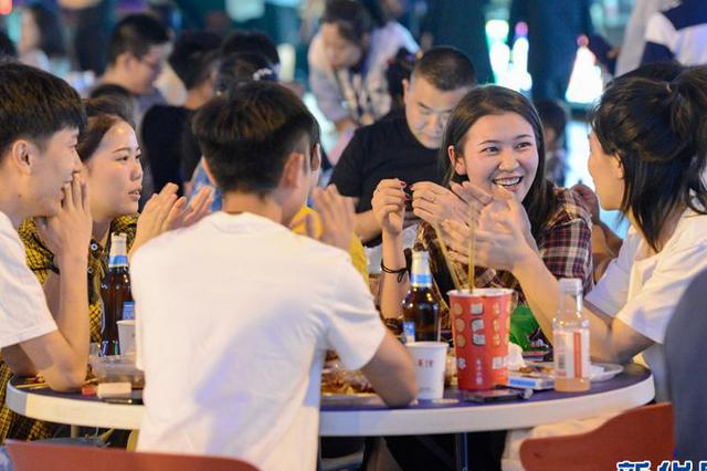 省政府召开新闻发布会：最大程度增强居民消费能力