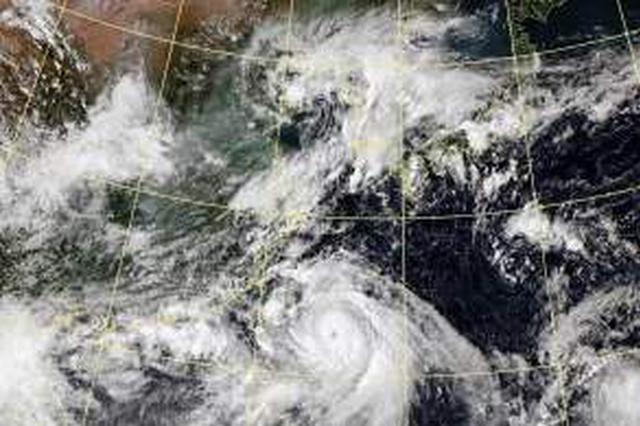 台风“玲玲”逼近 江苏部分地区风雨霸屏