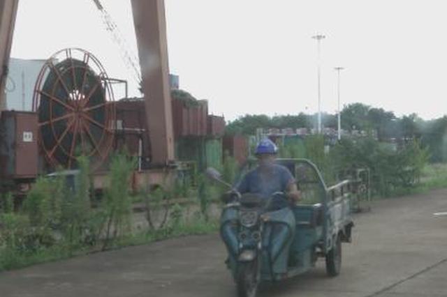 遭遇欠薪 扬州一男子报警扬言要杀老板