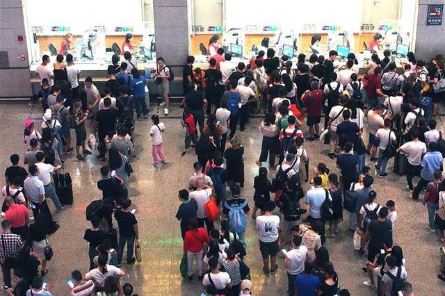 铁路等部门保障中秋小长假平安温馨出行