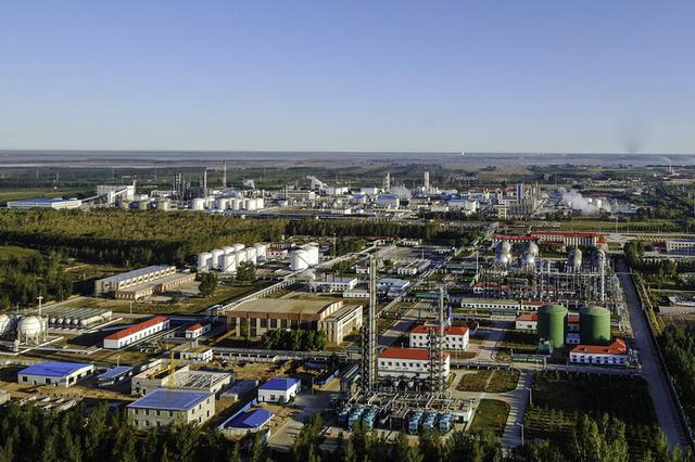 南京消除黑臭河、破解“化工围城”成效显著