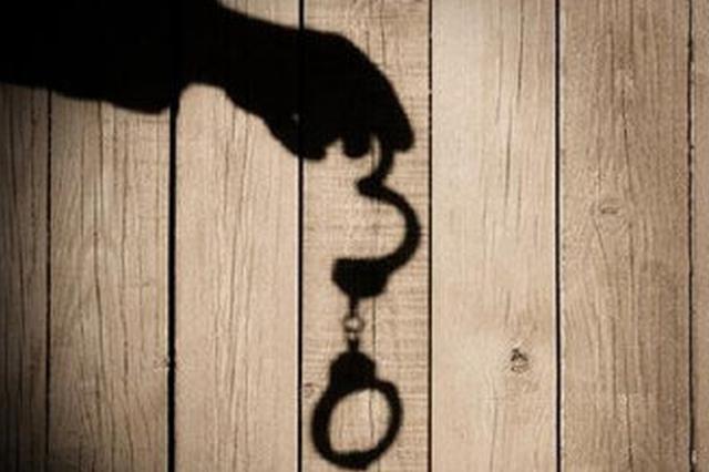 两年产销近2万瓶假“老干妈” 安徽一制假酱窝点被查