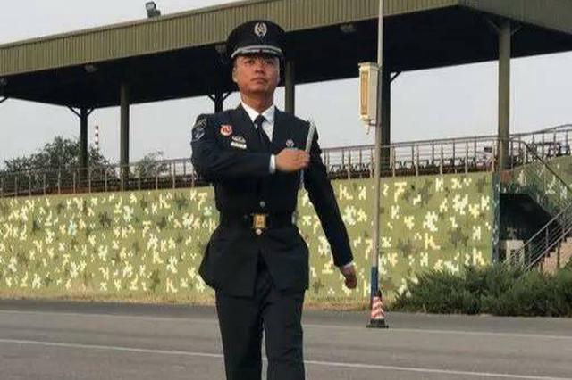 国庆阅兵文职人员方队中 有一位帅小伙来自无锡