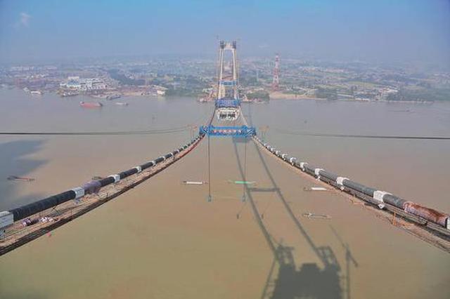 镇江五峰山长江大桥迎新进展 预计年内实现全桥贯通