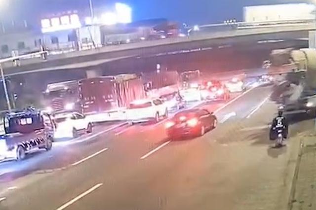 中设集团：无锡侧翻高架桥的设计施工等事项与公司无关