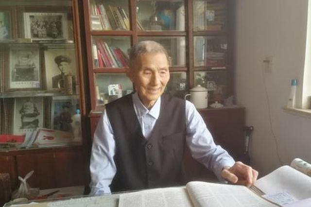 老英雄邱祖清打上海荣立一等功 回地方深藏功与名