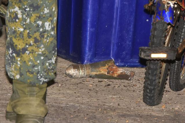 台湾老人捡来"铁管"切割时爆炸身亡 台军:是火箭弹