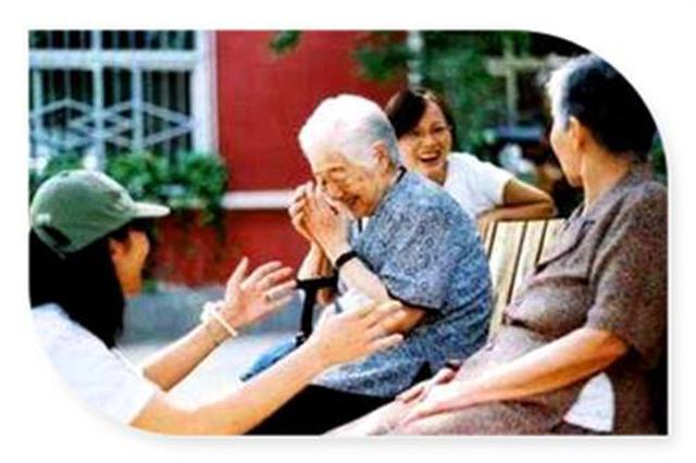 江苏60岁以上老年人口已占23.04% 专业护理人员短缺