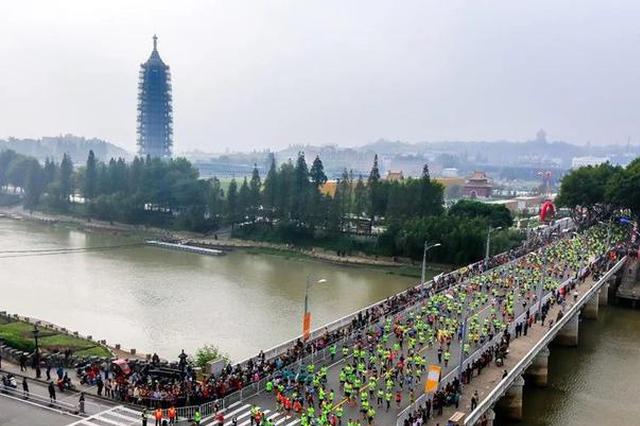 南京马拉松11月10日开跑 143条公交线路临时调整
