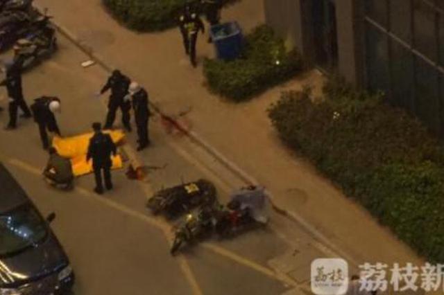 南京江宁一家三口身亡 妻子和孩子死在家中丈夫24楼跳下