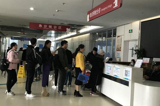 大爷带死蛇回家煲汤 眼镜蛇断头15分钟后喷射毒液