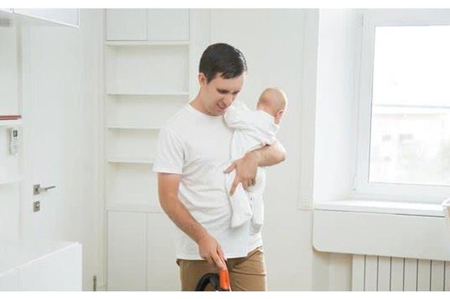 不上班的全职爸爸：女主外男主内 一切为了孩子