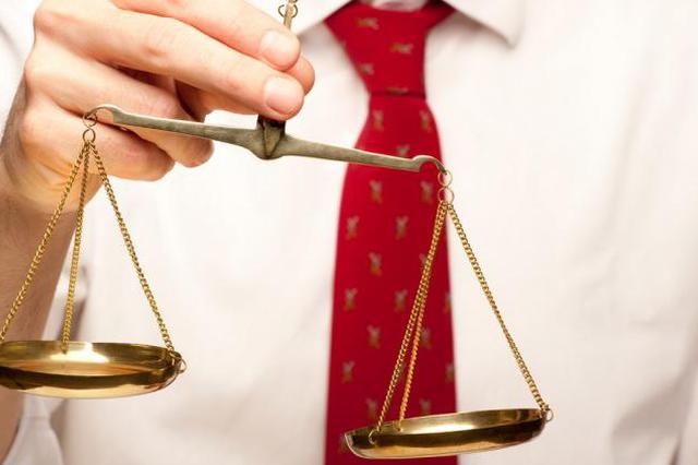 西安一房产商买两支枪被判缓刑遭质疑 律师：判决符合法律