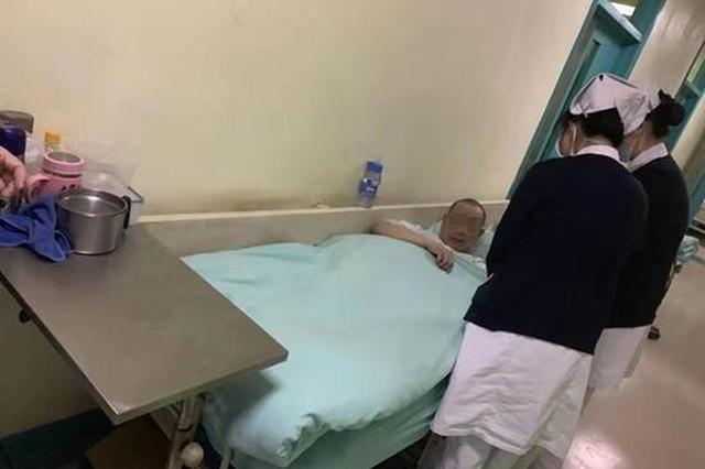 男子医院安家四年 医生捐出饭卡照顾到底