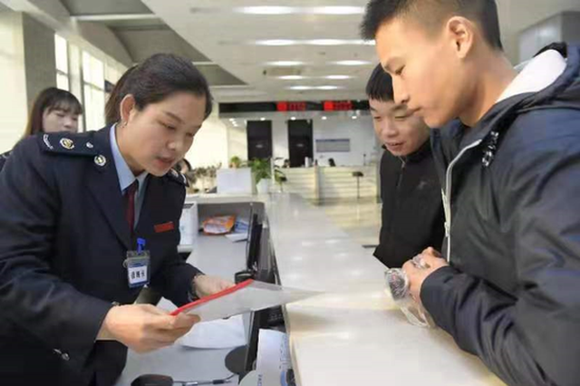 全年将超过2万亿元！国务院报告详解减税降费政策实施情况