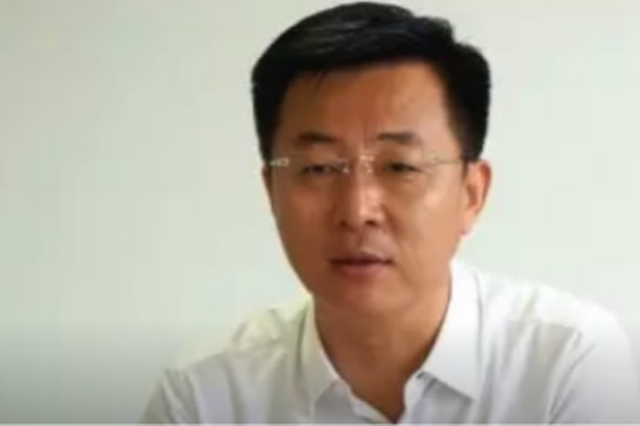 名字被下属错写成汪峰 县委书记批示：我不是歌星