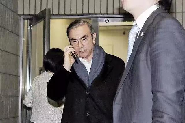 日产前董事长戈恩成功出逃，靠第二本法国护照？