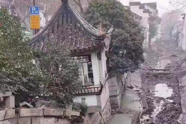 苏州十全街附近突发塌陷！仿古长廊下沉、墙壁开裂