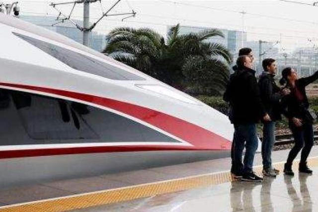 中国最赚钱高铁来了：京沪高铁将于1月16日登陆上交所