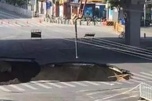 西宁地陷救人男孩母亲遇难 其被救时曾说"先救妈妈"