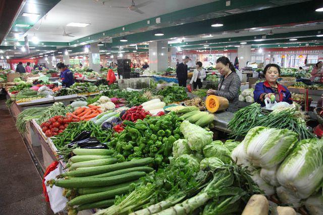 国家统计局：去年恩格尔系数28.2% 下降0.2个百分点