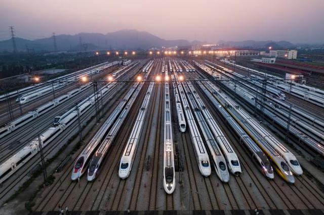 腊月二十九全国发送8349.9万旅客，道路民航等均下降