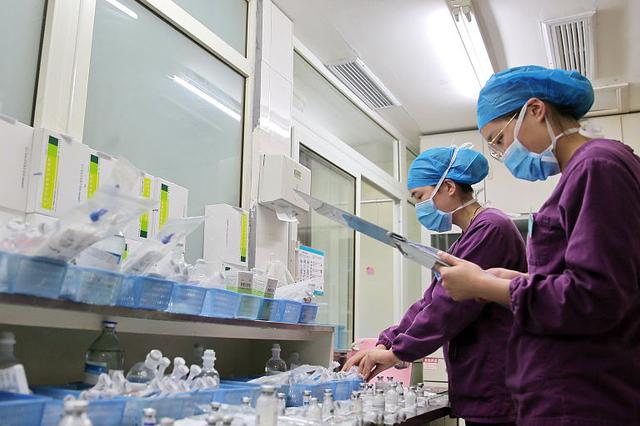 国家卫健委专家组成员：春运结束前疫情上升势头可能遏制