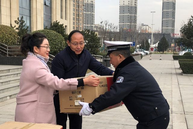 不囤货！请把口罩留给最需要的人