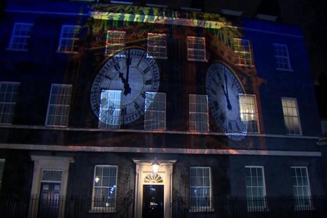 脱欧之夜：再见终于说出口，英国在笑泪中走上未知路