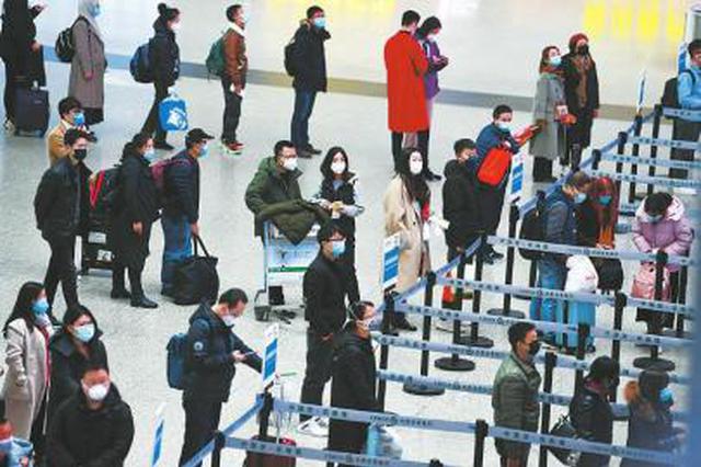 铁路部门：2月6日前购票均免费退 组织车内分散就坐