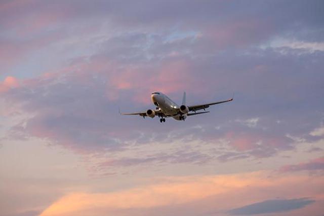 美联航暂停往返北京、成都、香港、上海航班，直至4月24日