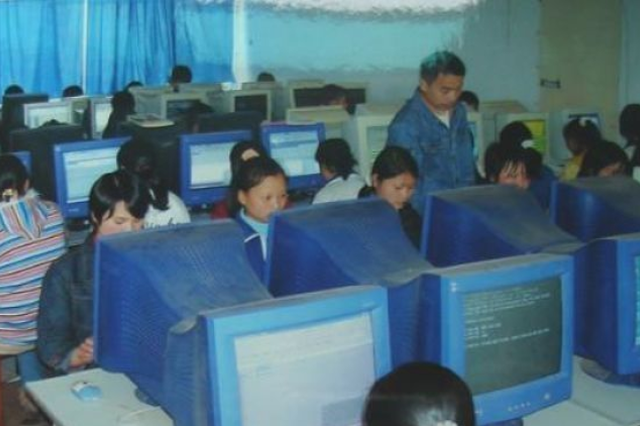 谁在监控学生的屏幕？网课大潮背后的隐私问题