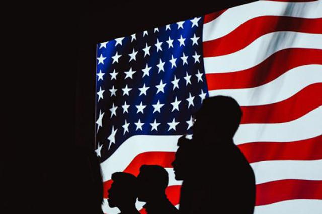 人民日报钟声：疫情面前，美方做了什么