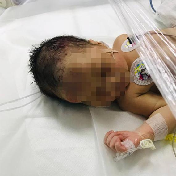 17岁女子在幼儿园门口弃婴 与前男友同居意外怀孕