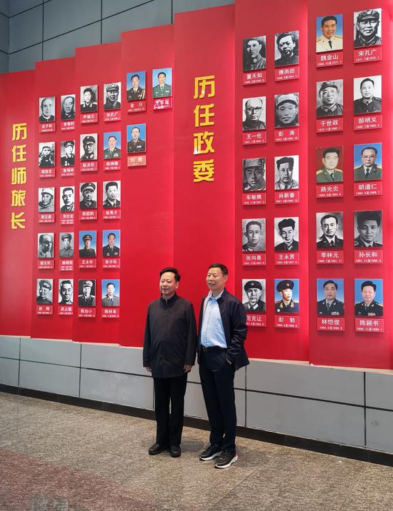 曾为首任搭档的旅长陈林阜政委陈颖书在“临汾旅陈列馆”(2021年5月)