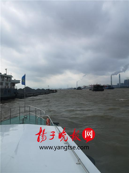 “温比亚”致长江镇江段“封航”38个小时