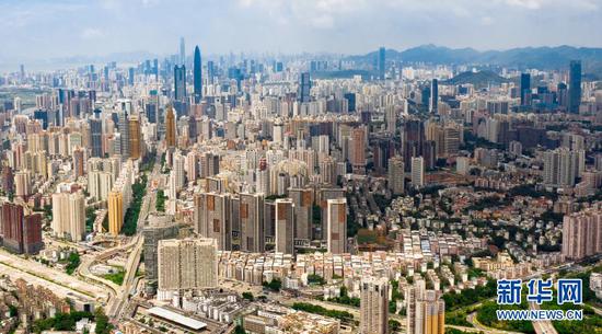 2020年8月26日拍摄的深圳市区(无人机照片)。