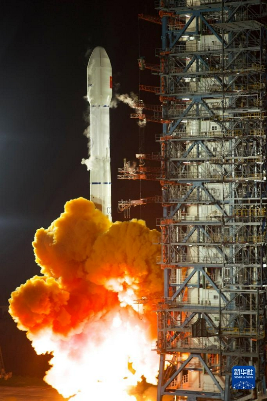 9月9日19时50分,我国在西昌卫星发射中心用长征三号乙运载火箭,成功将中星9B卫星发射升空。卫星顺利进入预定轨道,发射任务获得圆满成功。新华社发(陈建勇 摄)