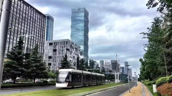 初夏享一趟奢华法式自助下午茶的甜蜜之旅!