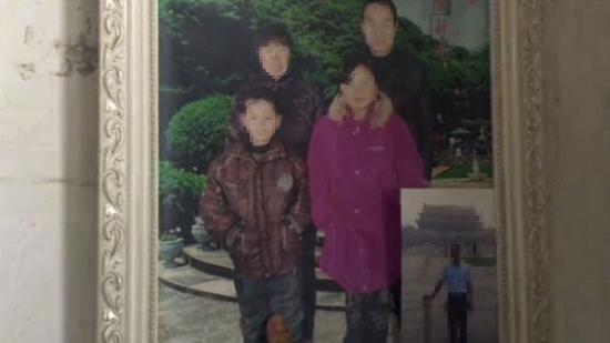 梁起超一家四口。受访者供图